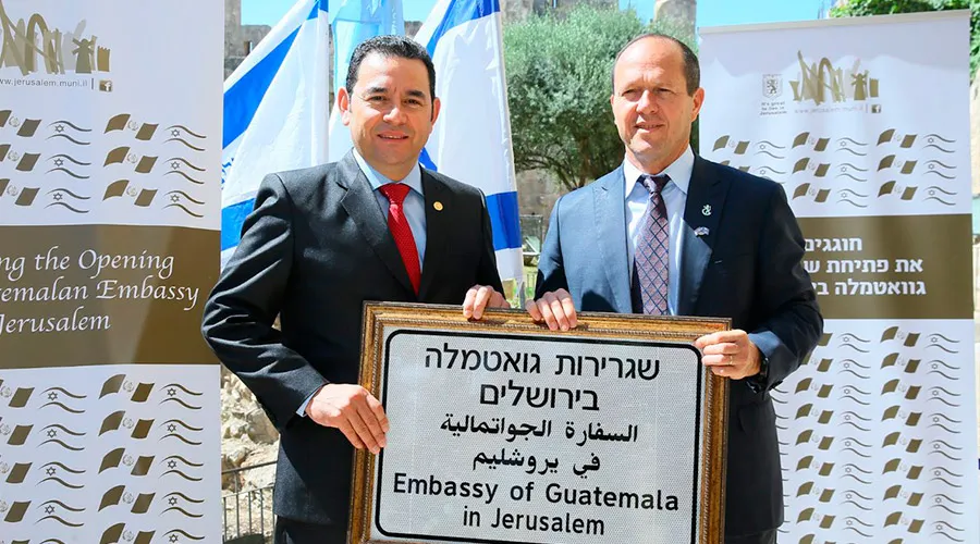 Reunión del presidente de Guatemala, Jimmy Morales, y el alcalde Jerusalén, Nir Barkat (17 de mayo de 2018) / Crédito: Twitter de Mayor Nir Barkat  ?w=200&h=150