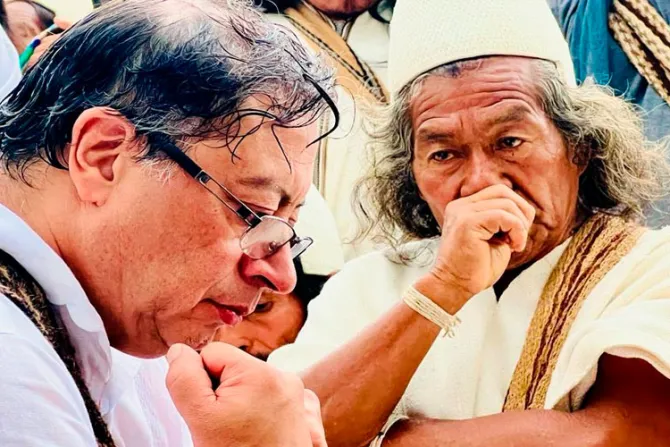 Gustavo Petro participa en ceremonia de “posesión ancestral” en Colombia