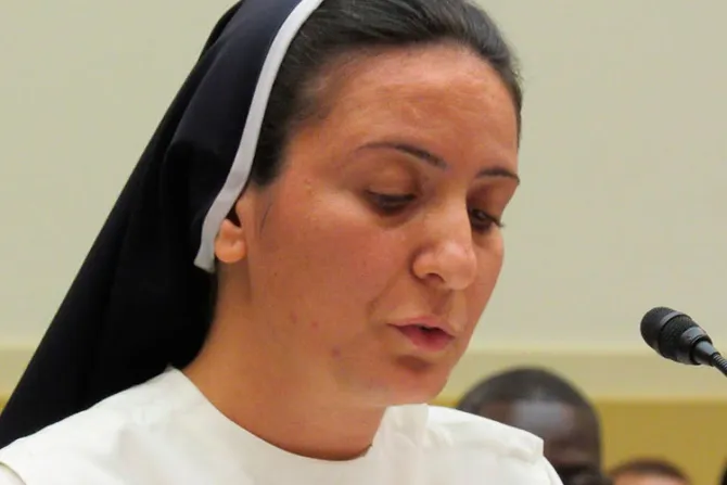Hemos perdido todo menos la fe, dice monja de Irak en Congreso de Estados Unidos