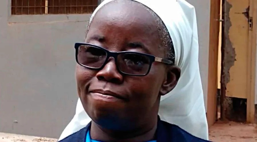 “Blue Sisters” llevan esperanza a mujeres víctimas de la violencia