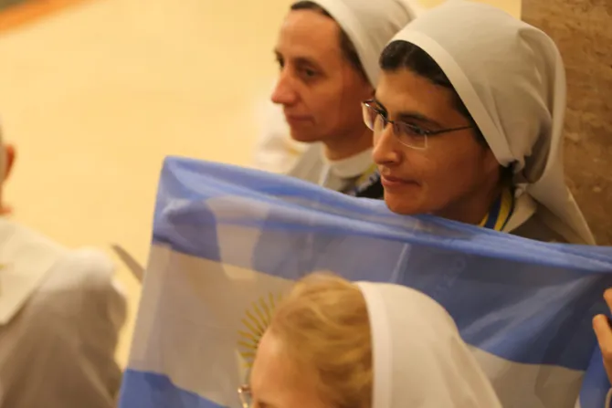 Religiosa argentina busca patrocinadores para educación de niños de Filipinas