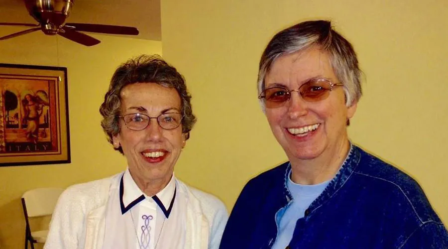 Paula Merrill y Margaret Held. Foto Facebook Sisters of Charity of Nazareth