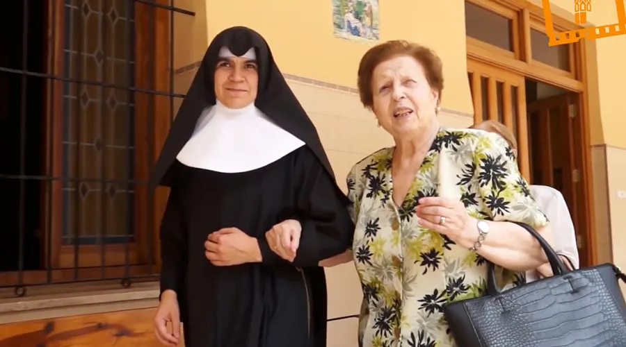 “En las puertas del cielo”: Nuevo documental sobre religiosas que sirven a ancianos