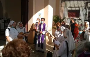 Inauguración de la placa por el centenario del Instituto Hijas de María Auxiliadora. Créditos: Enrique Cabrera 