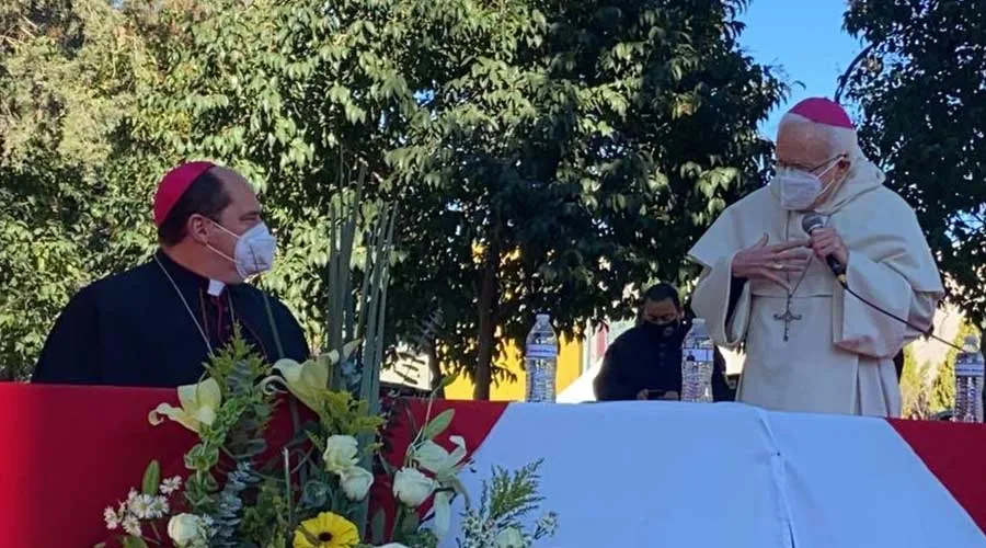 Obispo Raúl Vera deja diócesis tras 2 décadas de apoyo a agenda gay y al aborto