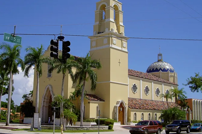 Estados Unidos: Arquidiócesis con afluencia de hispanos abriría iglesias desde este lunes