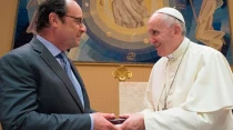 El Presidente de Francia Francois Hollande y el Papa Francisco / Foto: L'Osservatore Romano