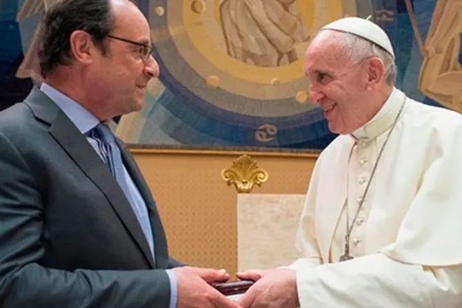 Papa Francisco recibe en audiencia privada a Presidente de Francia