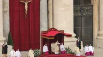 El Papa pronuncia la homilía en la Santa Misa. Foto: Daniel Ibáñez / ACI Prensa