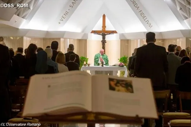 Como San Pablo estallemos en una oración de alabanza a Dios, invita el Papa Francisco