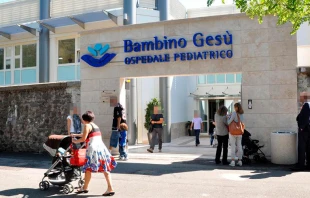 Acceso principal al Hospital Bambino Gesu00f9. Foto: Hospital Bambino Gesu00f9 