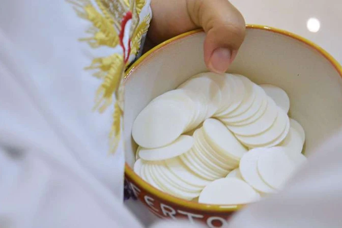 Profanan iglesia en Brasil y se llevan hostias consagradas