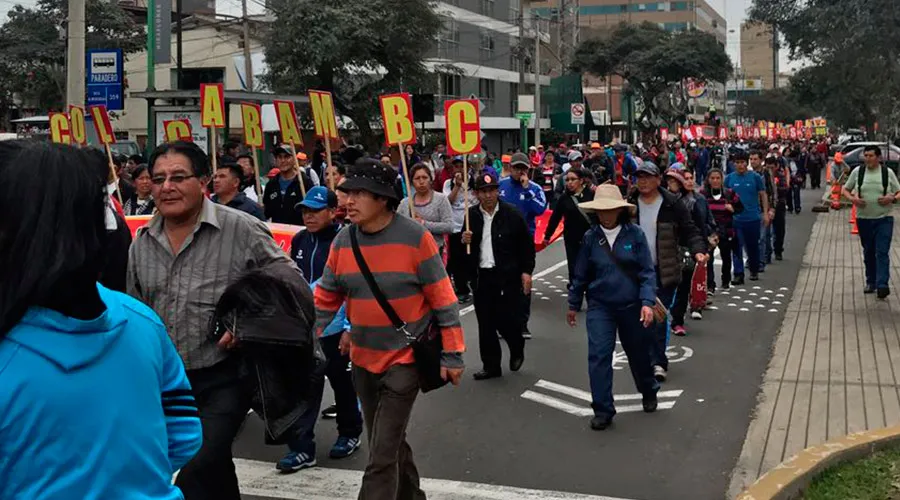 Huelga de maestros en Miraflores / Crédito: María Ximena Rondón (ACI Prensa)