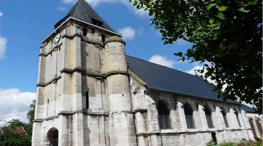 Fachada de la iglesia de Saint-Etienne-du-Rouvray. Foto: Diócesis de Rouen (Francia).?w=200&h=150