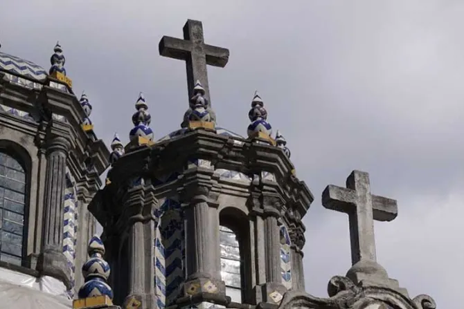 Gobierno de Ciudad de México cierra 12 iglesias