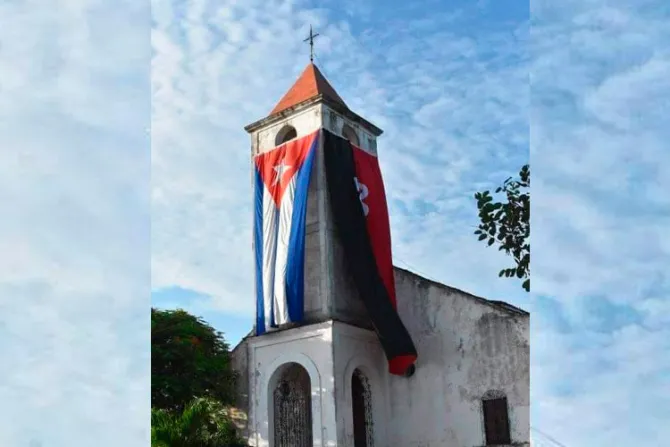 Cuba: Diócesis aclara aparición de bandera guerrillera en torre de iglesia