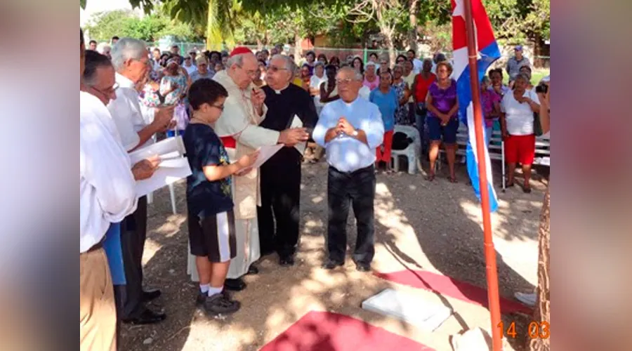 Cardenal Ortega coloca primera piedra de iglesia San Juan Pablo II en La Habana / Foto: Conferencia de Obispos Católicos de Cuba (Facebook)?w=200&h=150