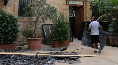Reconstrucción de iglesia dañada por explosión en Beirut da esperanza a católicos