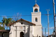 Piden retirar la campana de una iglesia por considerarla “símbolo racista”