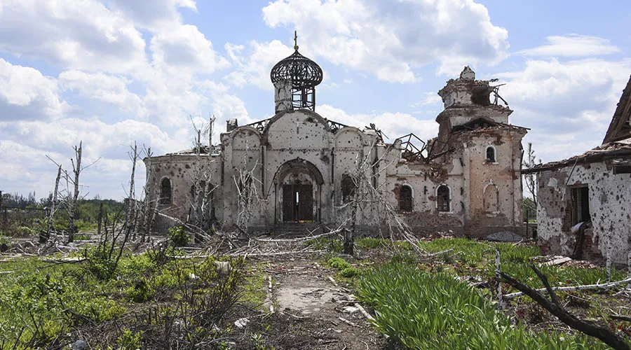 Iglesia destruida durante un bombardeo en el este de Ucrania. Foto: Wikipedia (CC BY-SA 4.0)