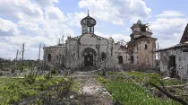 Templo ortodoxo destruido durante un bombardeo al aeropuerto de Donetsk, en el este de Ucrania. Foto: Mstyslav Chernov / Wikipedia (CC BY-SA 4.0)