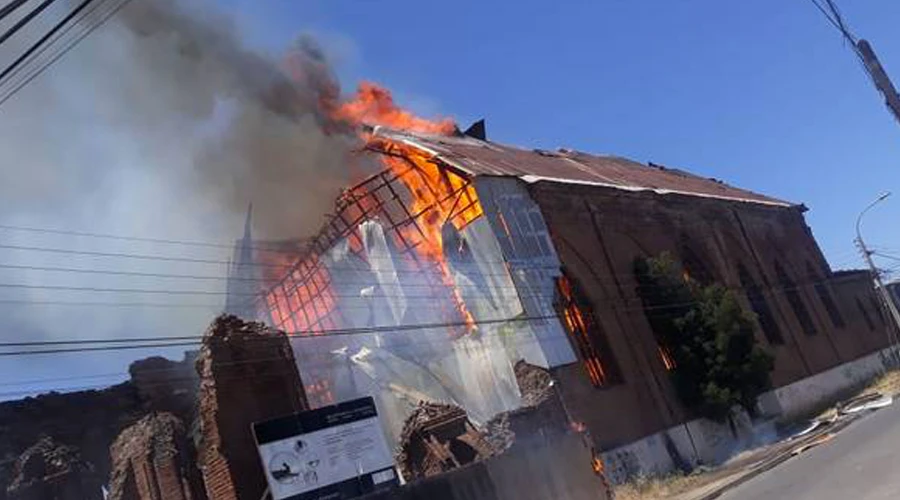 Incendio de Iglesia San Francisco de Asís, Curicó. Crédito: Diócesis de Talca.?w=200&h=150