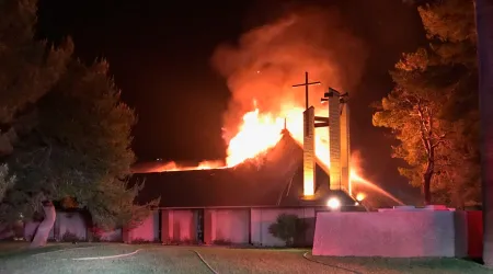 Incendio destruye iglesia dedicada a San José