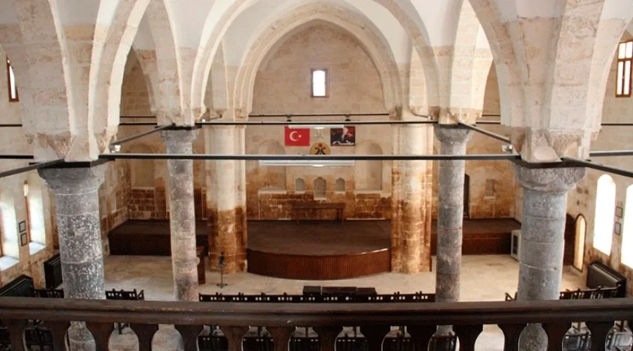 Interior de la iglesia de San Pedro y San Pablo en Urfa (Turquía) / Foto: Urfa63.net?w=200&h=150