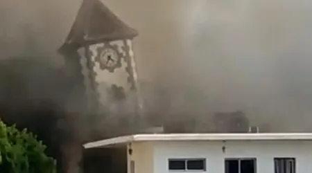 Obispo lamenta destrucción en isla de La Palma por lava de volcán