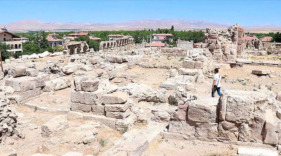 Descubren iglesia del siglo IV en antigua ciudad en Turquía