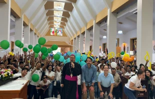 Luis Vildoso participa de una encuentro de ju00f3venes del proyecto Araure, en Venezuela (2023). Cru00e9dito: Imagen cortesu00eda de ACN. 