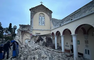 Catedral derrumbada en Turquía. Foto: FB P. Antuan Ilgit SJ 