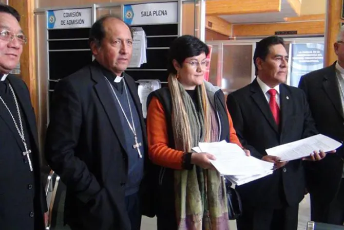 Bolivia: Iglesias cristianas denuncian inconstitucionalidad de ley de identidad de género
