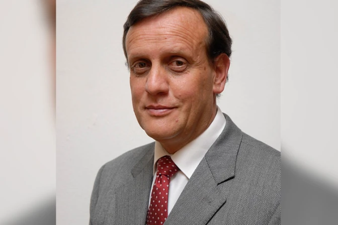 El aborto “no se requiere” en Chile, enfatiza Rector de la Pontificia Universidad Católica