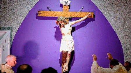 Restituyen imagen del Cristo Crucificado destruido hace dos au00f1os en Chile [VIDEO]