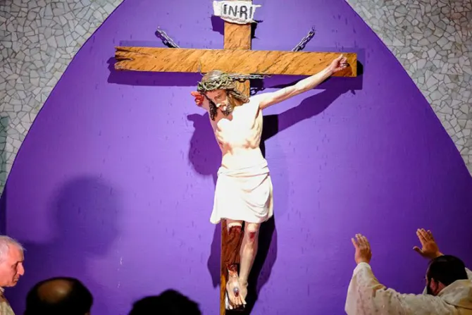 Restituyen imagen del Cristo Crucificado destruido hace dos años en Chile [VIDEO]