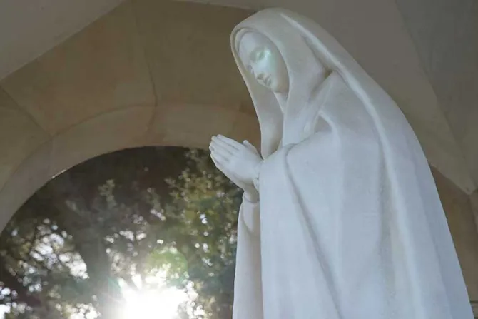 Empresario regaló más de mil imágenes de la Virgen de Fátima en todo el mundo