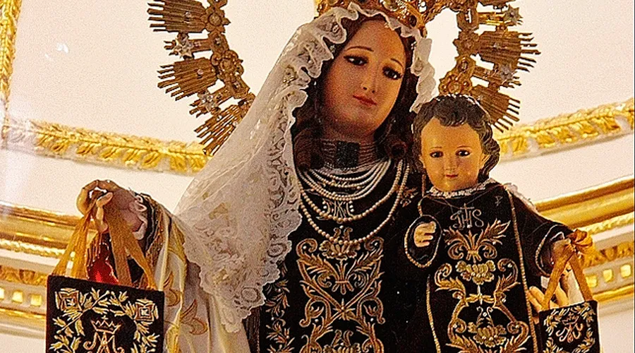 Colores vivos y modernos en el cartel de los cultos del Carmen de San  Cayetano de Córdoba