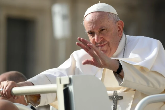 El Papa propone 3 principios para abordar los abusos: “Es el momento de reparar el daño” 