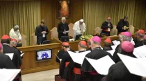 Inicio del encuentro del Papa con los obispos sobre la protección de menores. Foto: Vatican Media