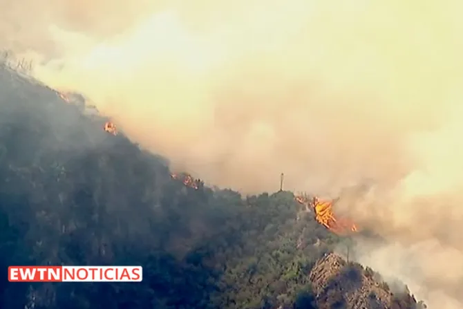 Incendios en California: Mons. Gomez pide rezar por los miles de afectados