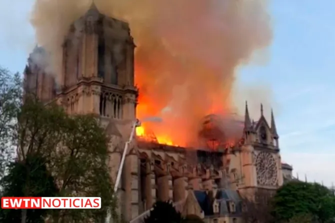 Obispos expresan que incendio de Notre Dame es un “drama y desafío” para el mundo