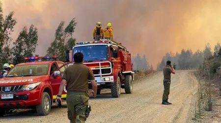 Cáritas Chile lanza campaña frente a graves incendios forestales que dejan 22 muertos