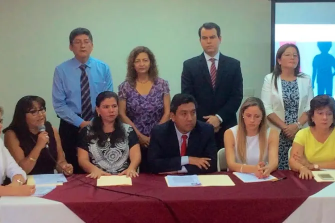 Perú: Presentan iniciativa para erradicar ideología de género del sistema jurídico