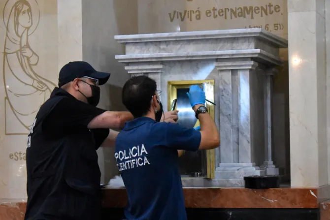 Secretaría de Culto en Argentina repudia ataque y profanación a catedral