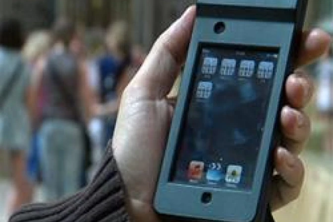 Vaticano espera que iPod "silencie" iglesias de Roma