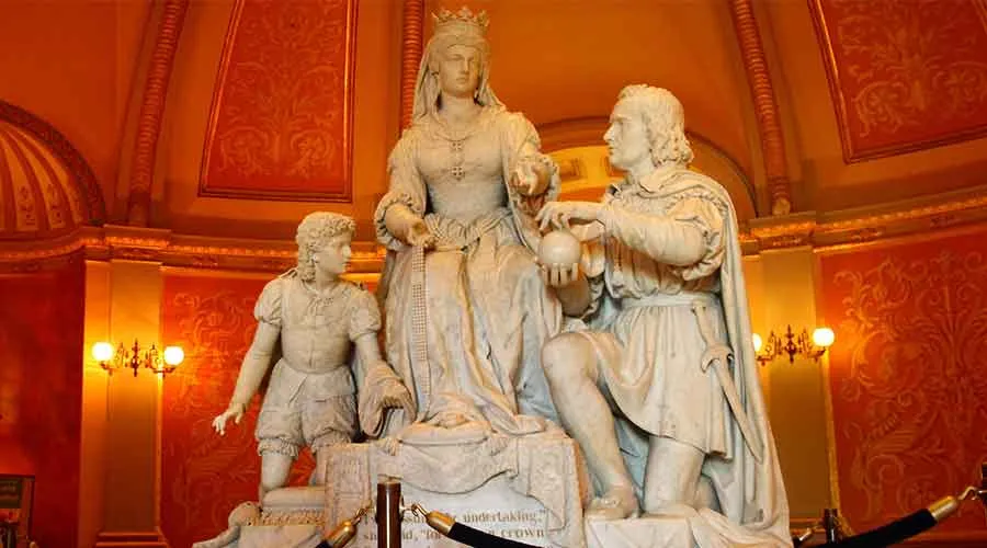 Estatua de Isabel la Católica y Cristóbal Colón en el Capitolio de California. Crédito: A Yee (CC-BY-2.0).