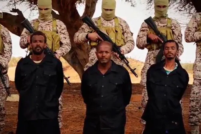 Estado Islámico crucifica a quienes no aceptan “reeducación” en Libia, denuncian