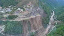 Imagen aérea del proceso de construcción de la hidroeléctrica de Ituango. Foto: Svenswikipedia (CC BY-SA 4.0)