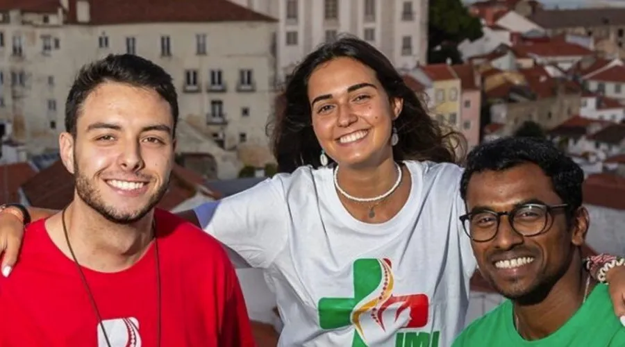 Tres jóvenes peregrinos españoles a la Jornada Mundial de la Juventud de Lisboa 2023. Crédito: CEE.?w=200&h=150
